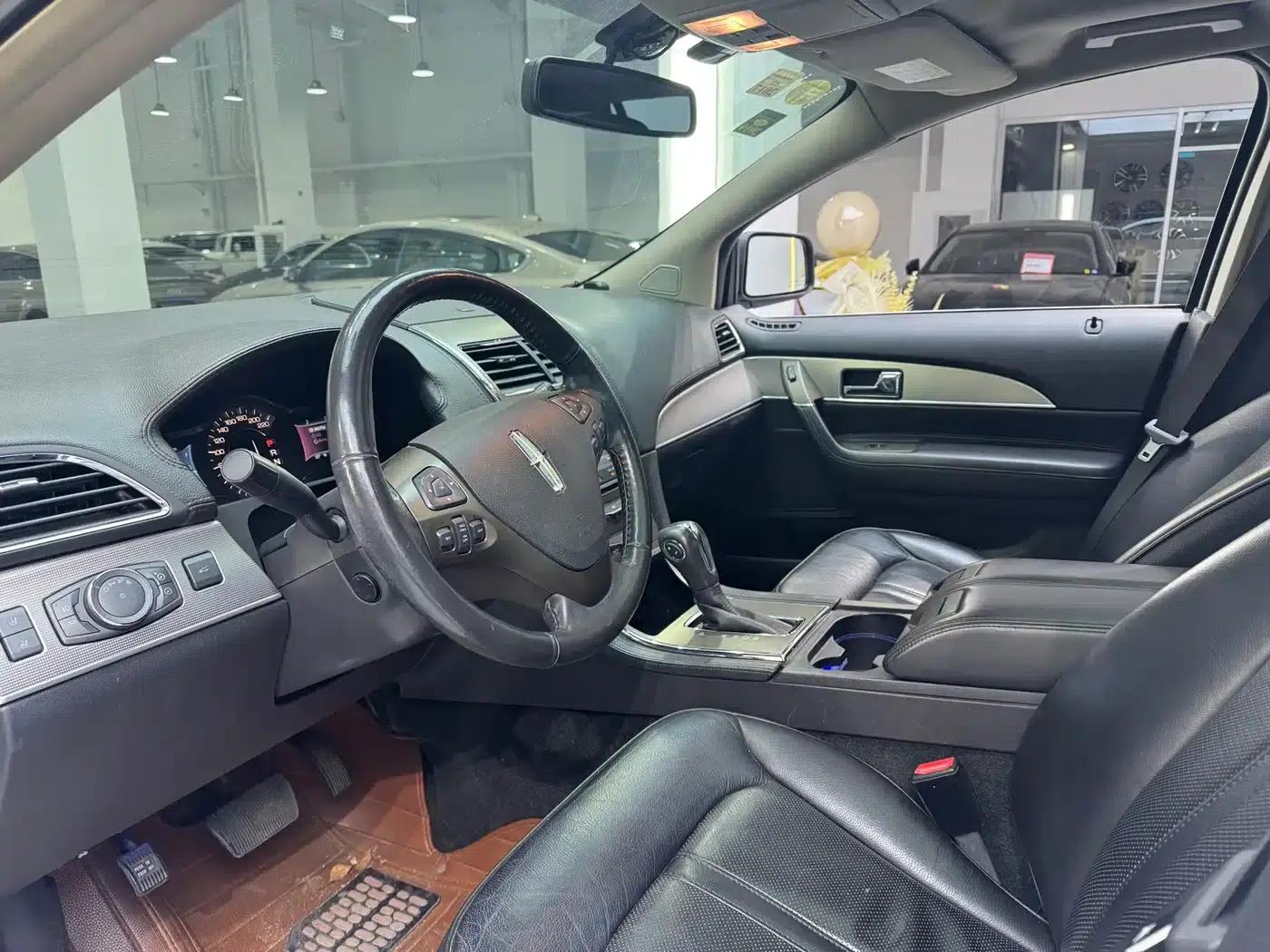 2012 Lincoln MKX 3.7L Automatic — миниатюра 4