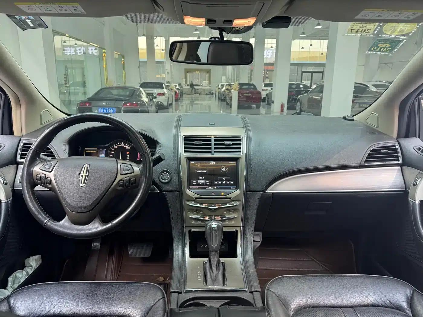 2012 Lincoln MKX 3.7L Automatic — миниатюра 8