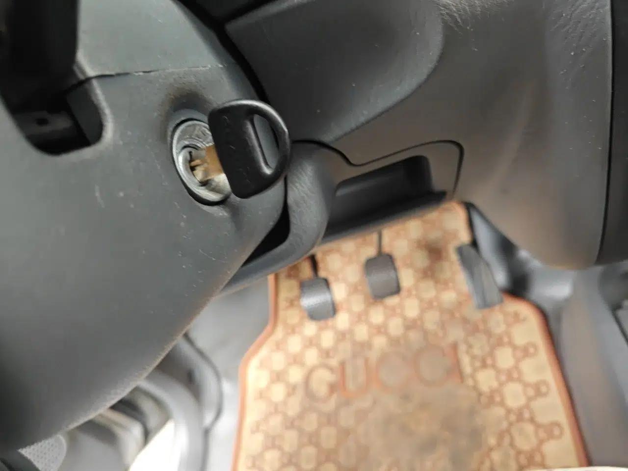 Suzuki Wagon R 2012 Entrepreneur Edition 1.0L Manual - Overdrive Type — миниатюра 9