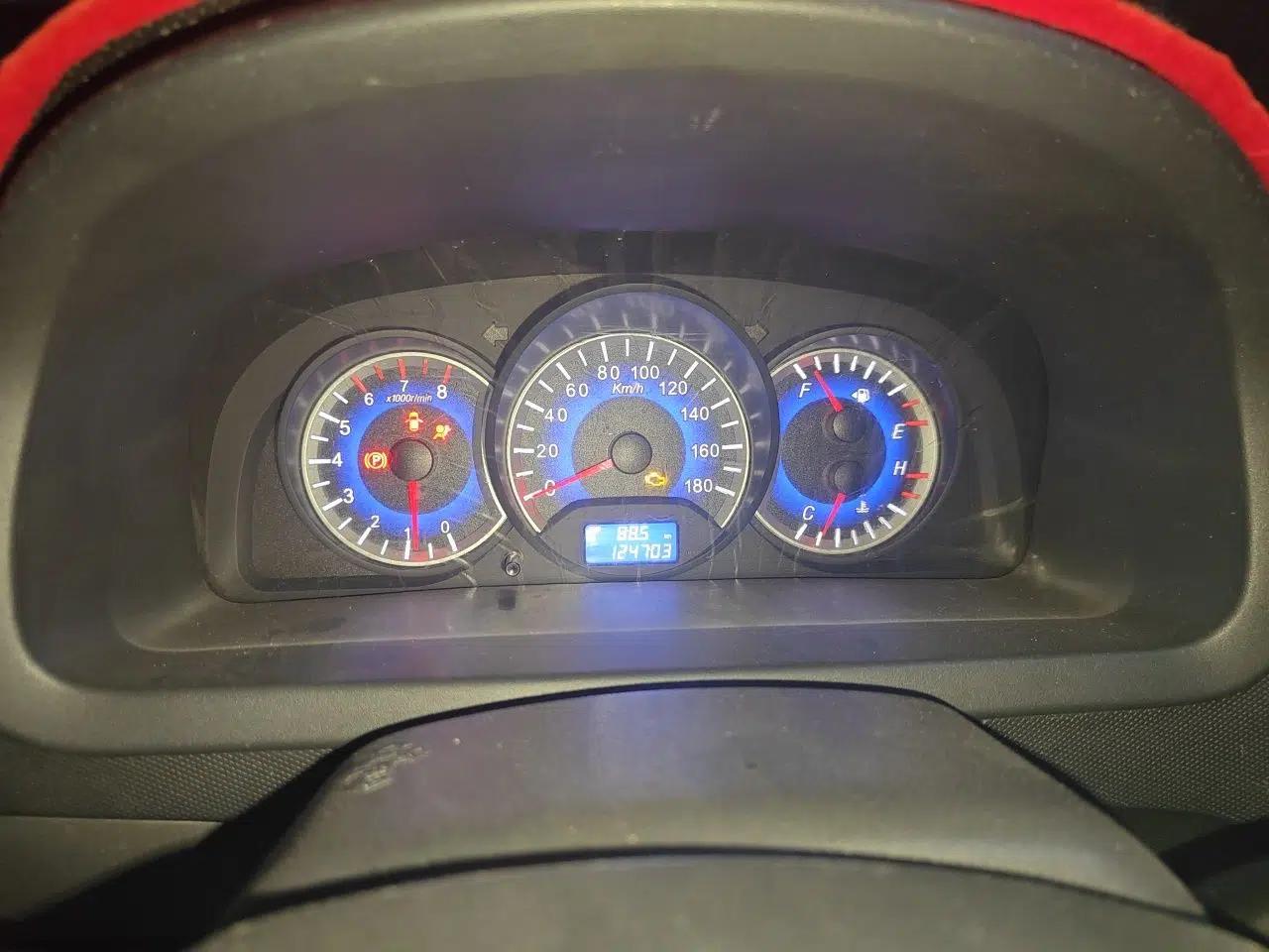 Suzuki Wagon R X5 2013 Luxury Edition 1.4L Standard Model — миниатюра 12