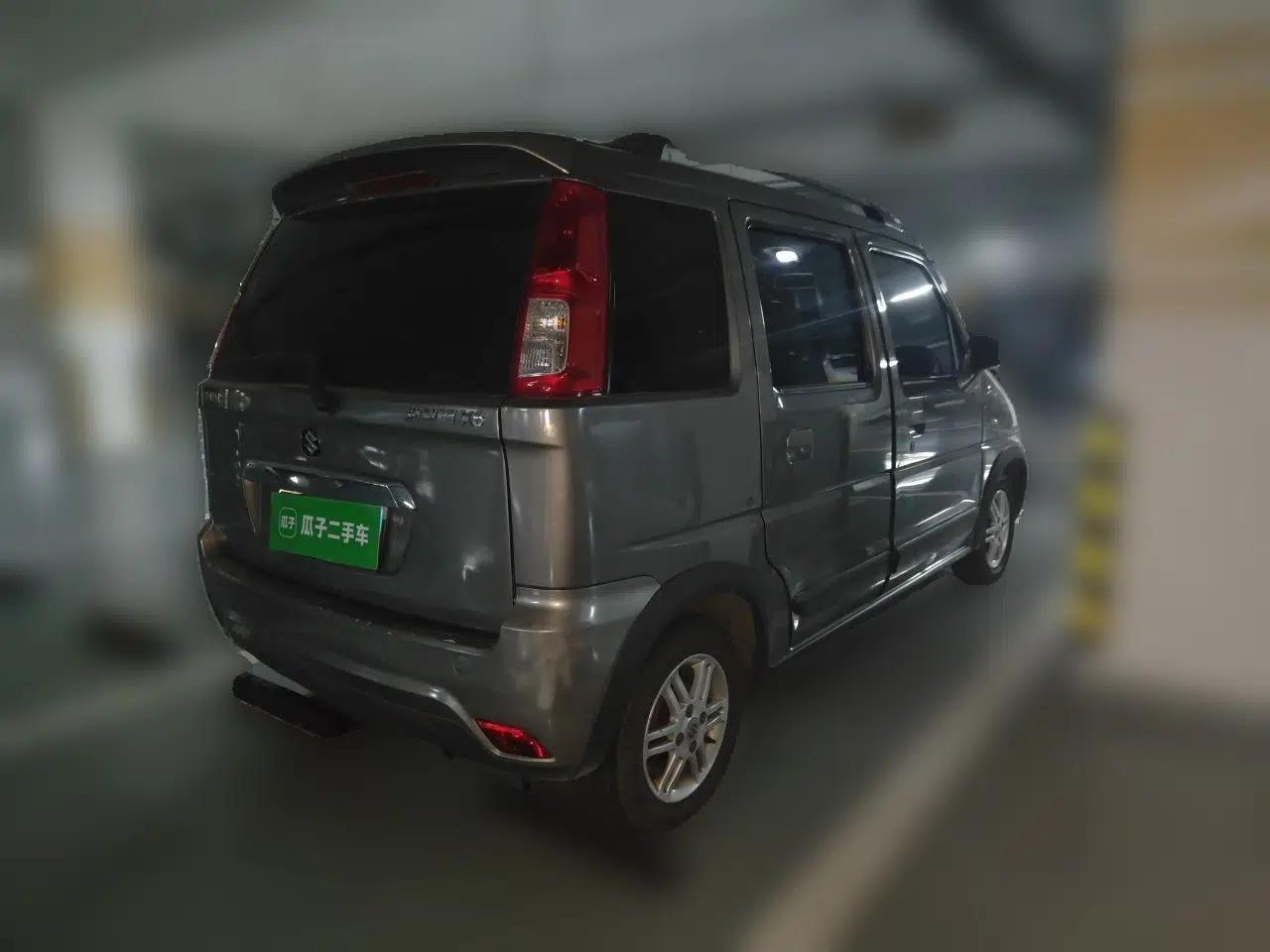 Suzuki Wagon R X5 2013 Luxury Edition 1.4L Standard Model — миниатюра 6