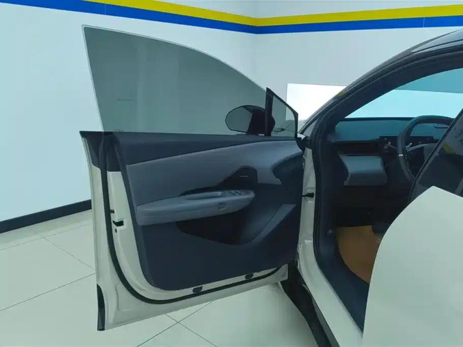 Lynk & Co Z20 2025 Model 530km RWD Pro — миниатюра 7