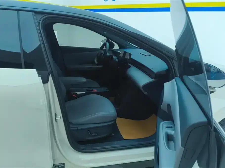 Lynk & Co Z20 2025 Model 530km RWD Pro — миниатюра 8