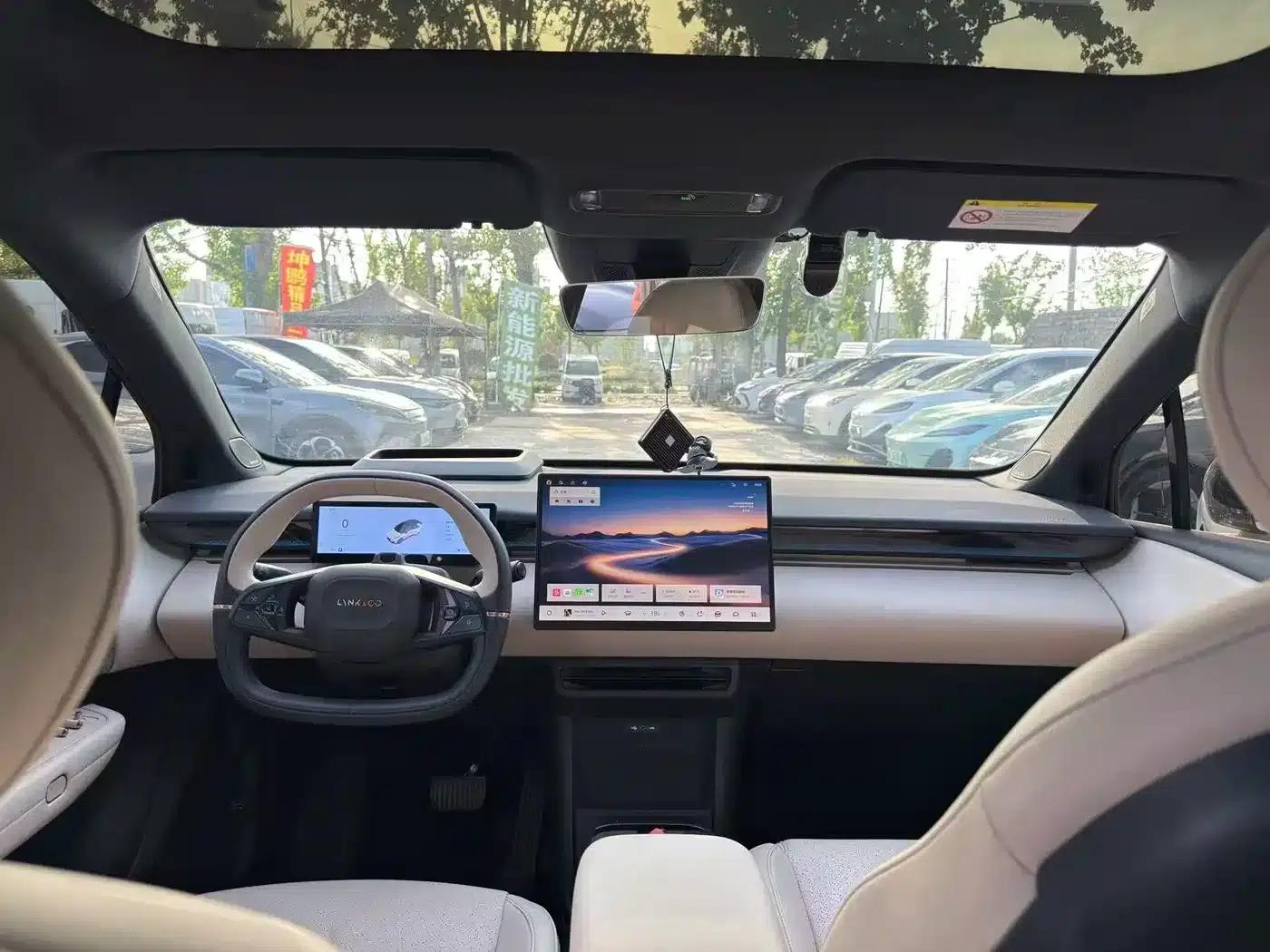 Lynk & Co Z20 2025 Model 530km RWD Max Sunrise Edition — миниатюра 5