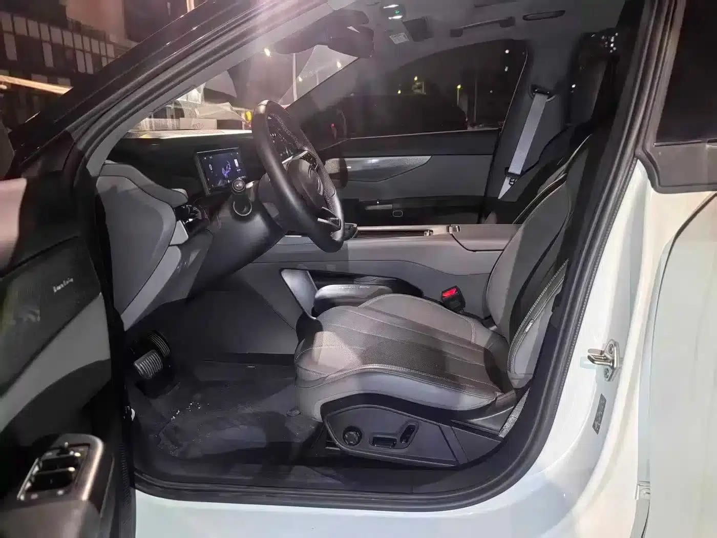 Lynk & Co 07 EM-P 2024 Model, EM-P 126km Long Range, Halo — миниатюра 4