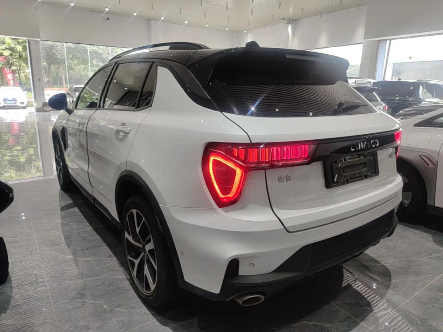 Lynk & Co 01 EM-P 2021 1.5TD PHEV Halo — миниатюра 4