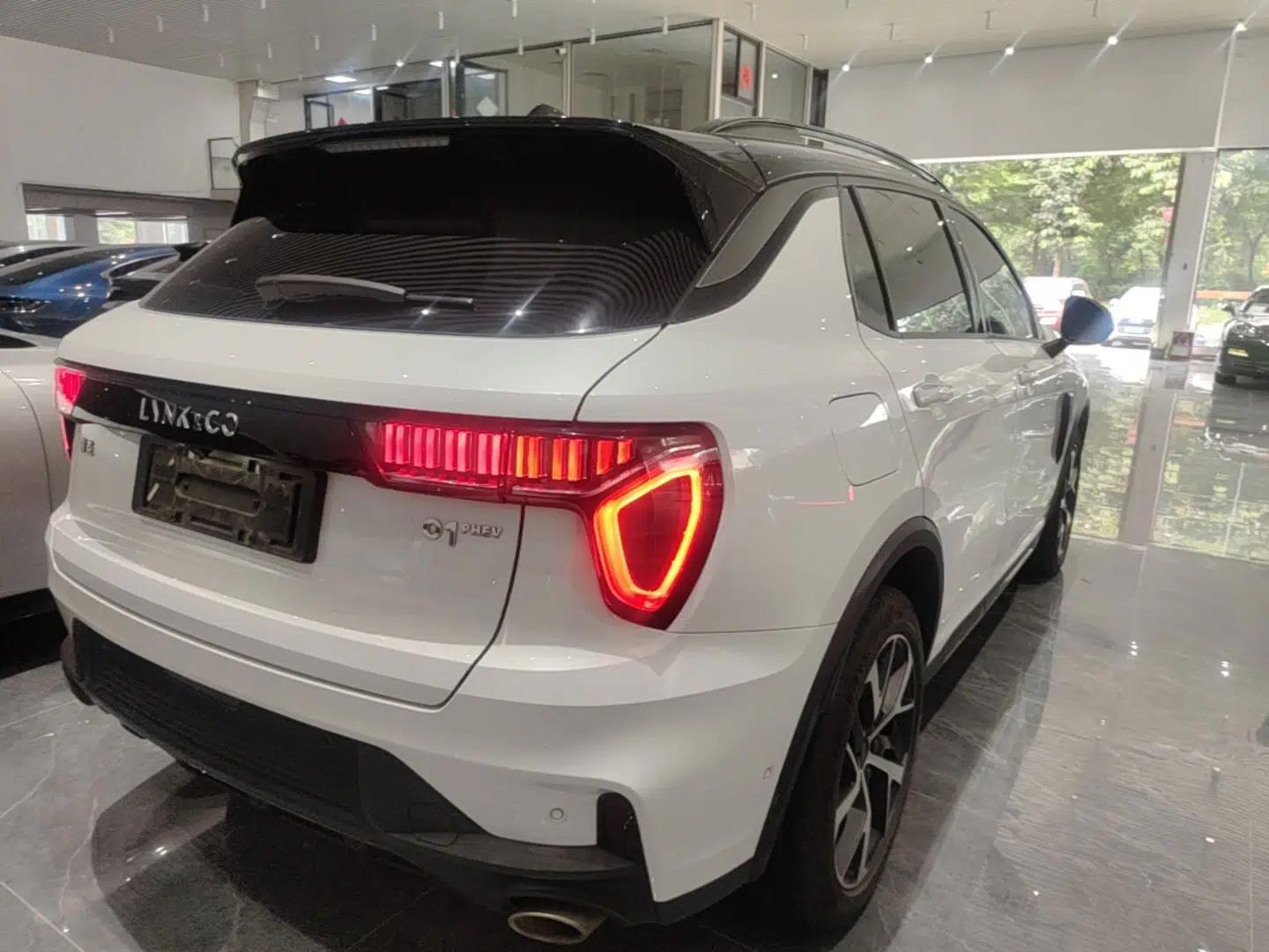 Lynk & Co 01 EM-P 2021 1.5TD PHEV Halo — миниатюра 6