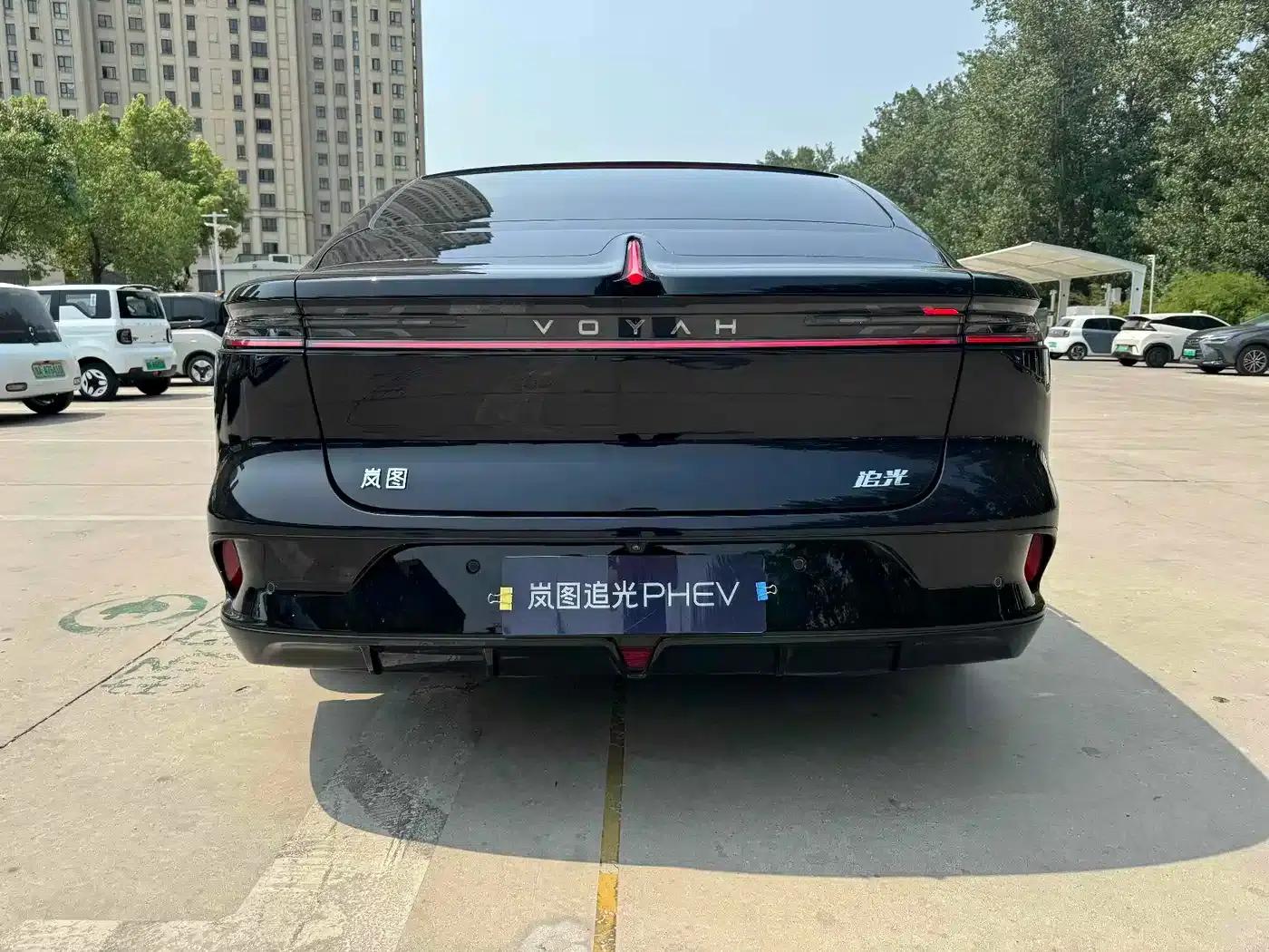 Voyah Chasing the Light 2024 PHEV AWD Long Range Flagship Edition — миниатюра 5