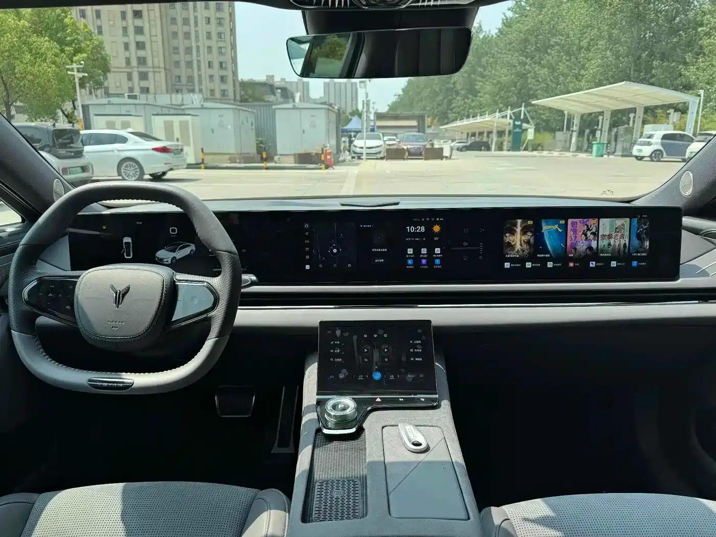 Voyah Chasing the Light 2024 PHEV AWD Long Range Flagship Edition — миниатюра 9