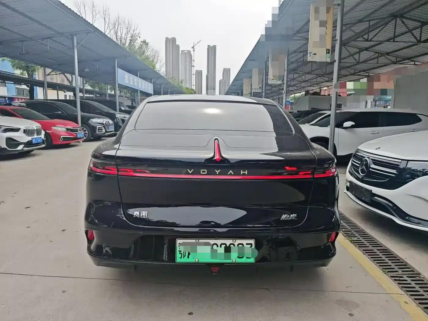 Voyah Chasing the Light 2024 PHEV AWD Long Range Flagship Edition — миниатюра 5