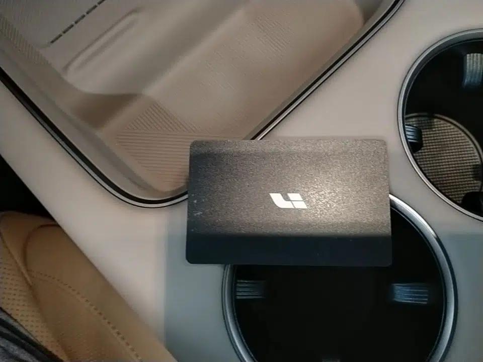Li Auto i8 2025 Model Standard Version — миниатюра 12