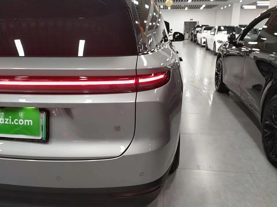 Li Auto i8 2025 Model Standard Version — миниатюра 7