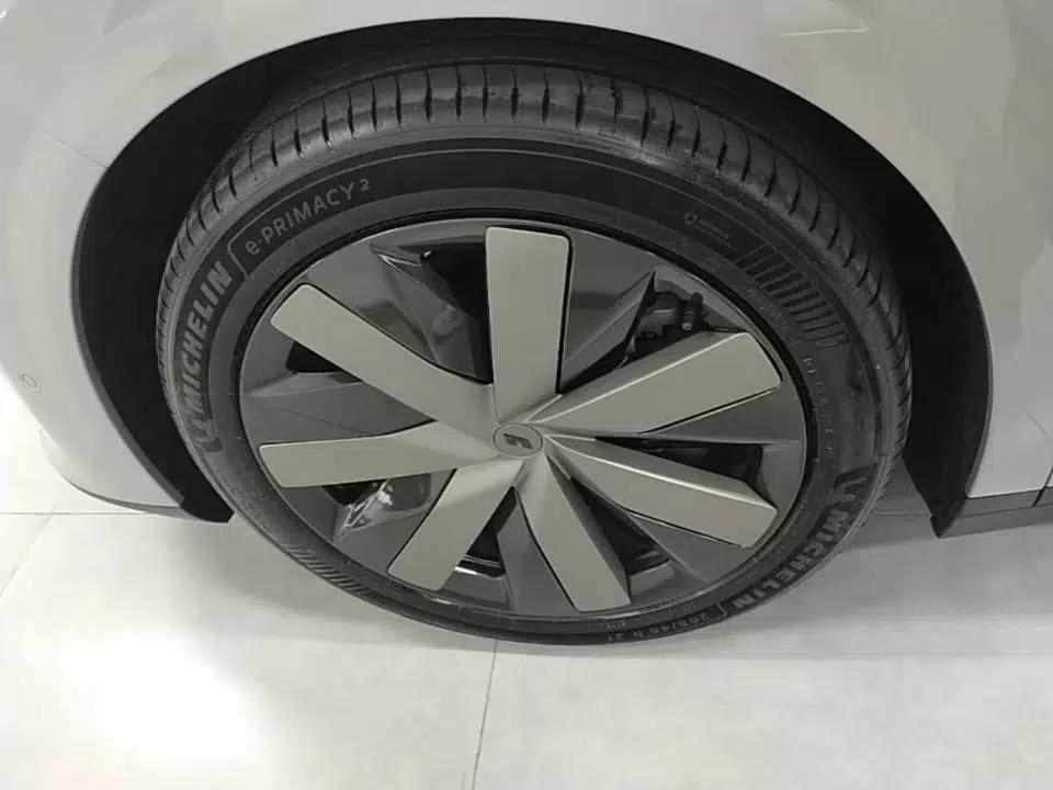 Li Auto i8 2025 Model Standard Version — миниатюра 8