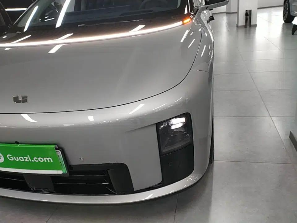 Li Auto i8 2025 Model Standard Version — миниатюра 9