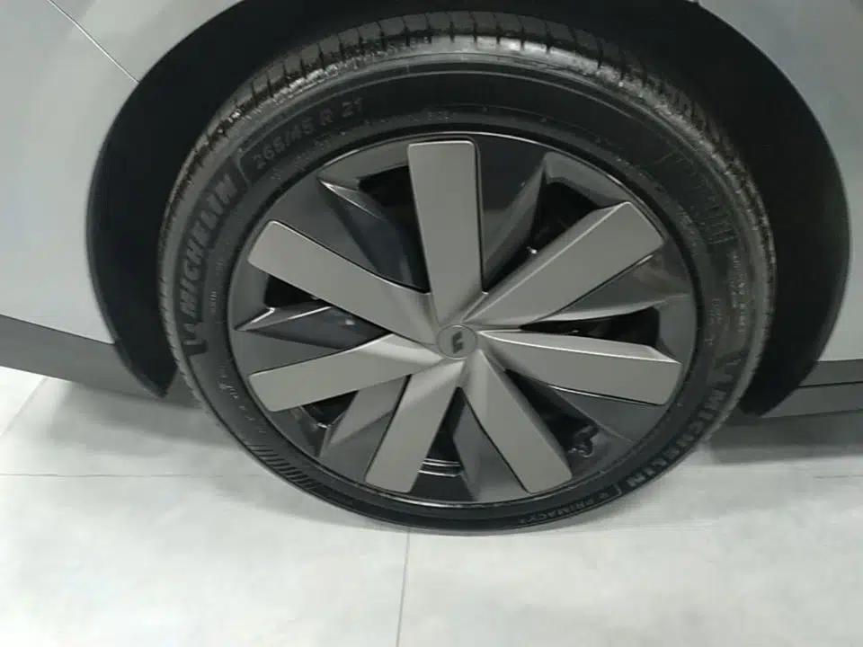 Li Auto i8 2025 Model Standard Version — миниатюра 10