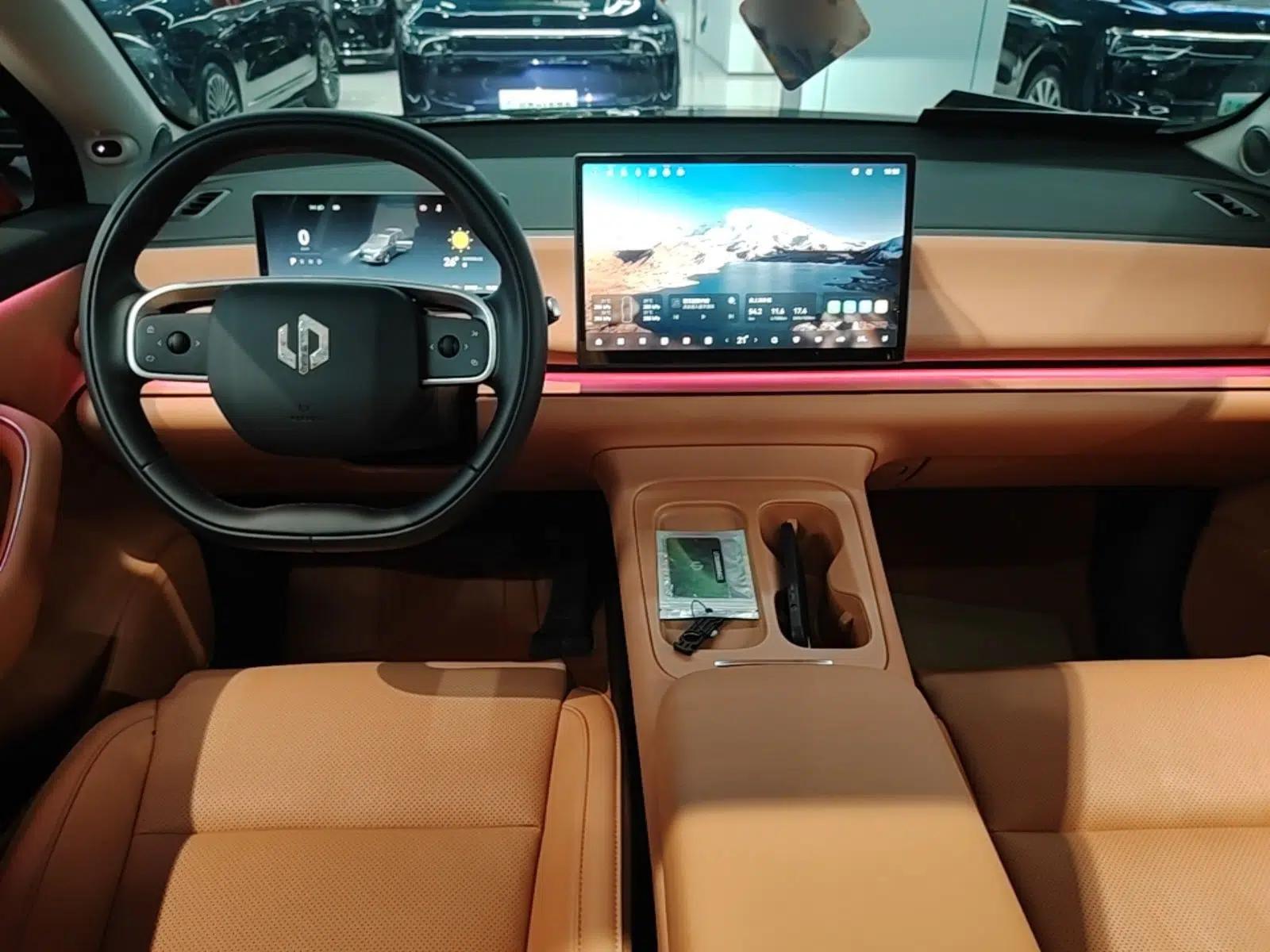 Leapmotor C16 2024 Range-Extended 200 Luxury Edition — миниатюра 13