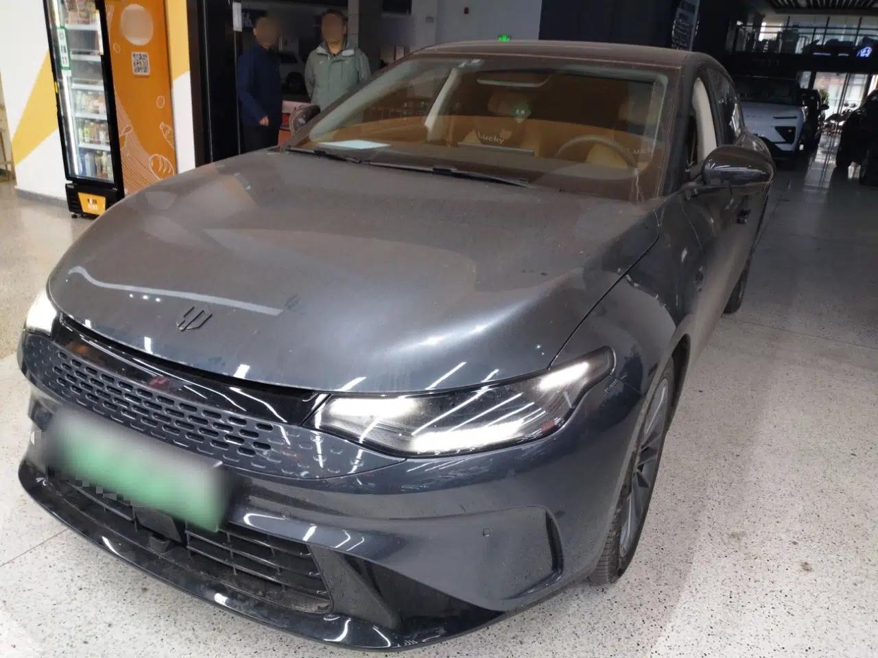 Leapmotor C01 2024 Range-Extended 216 Luxury Edition — миниатюра 1