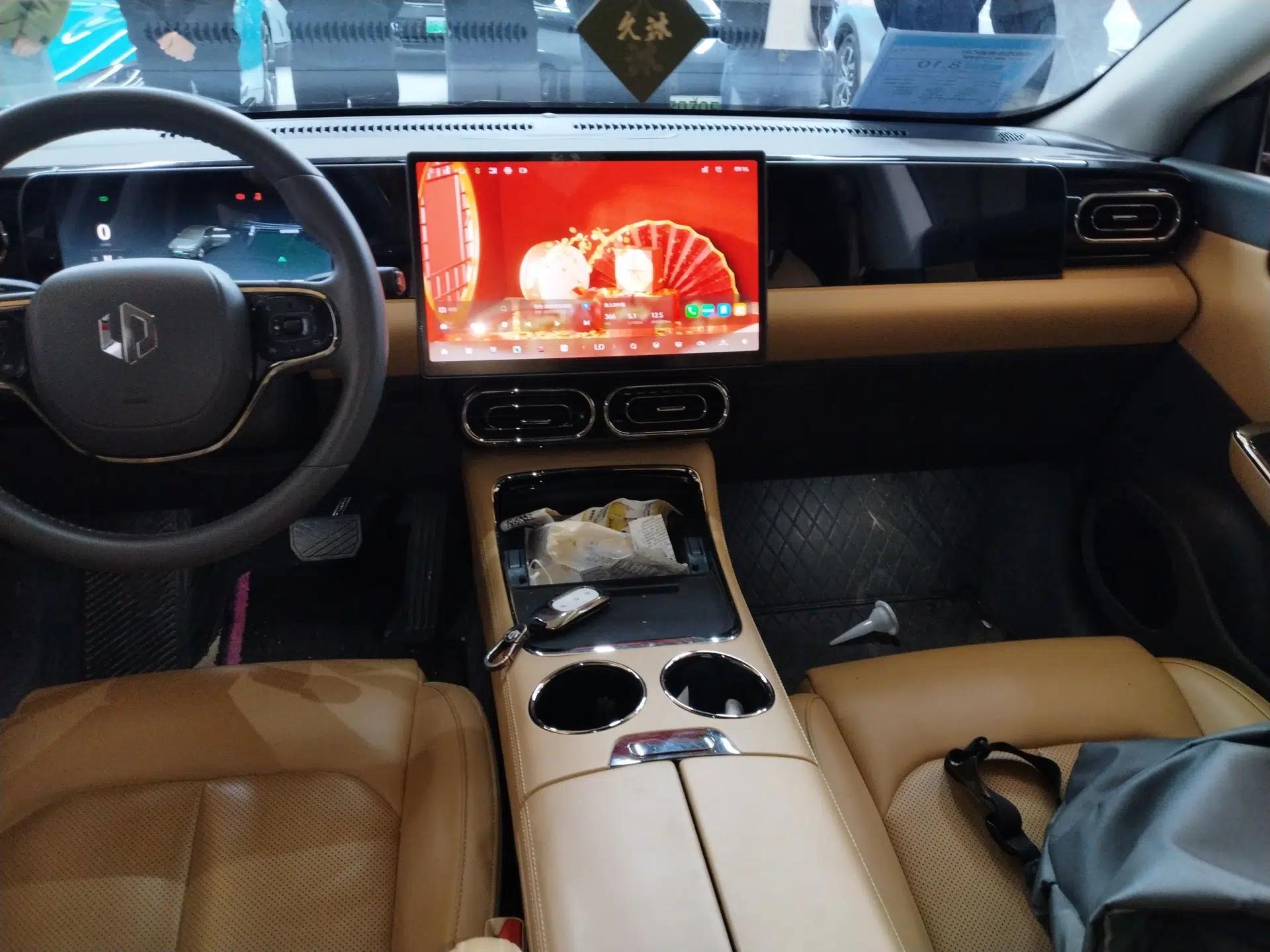 Leapmotor C01 2024 Range-Extended 216 Luxury Edition — миниатюра 15