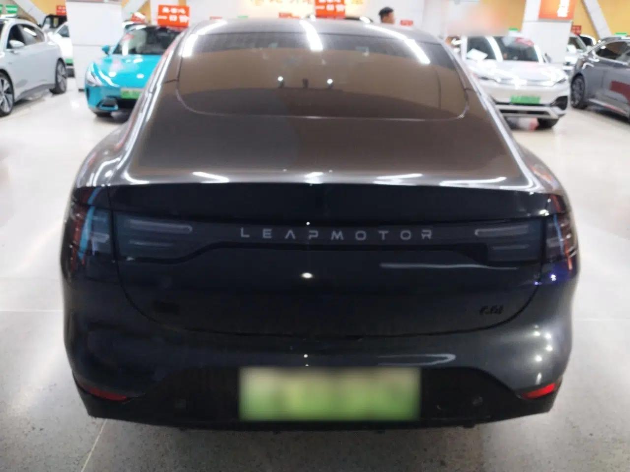 Leapmotor C01 2024 Range-Extended 216 Luxury Edition — миниатюра 3