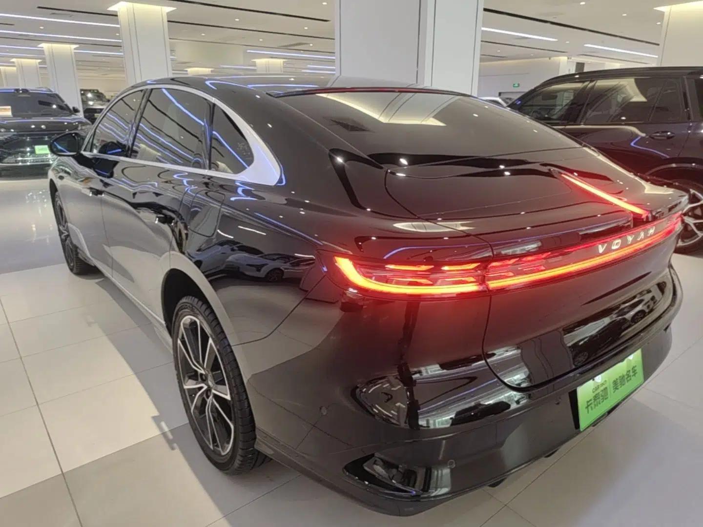 VOYAH PASSION 2024 PHEV Four-Wheel Drive Ultra-Long Range Flagship Model — миниатюра 4