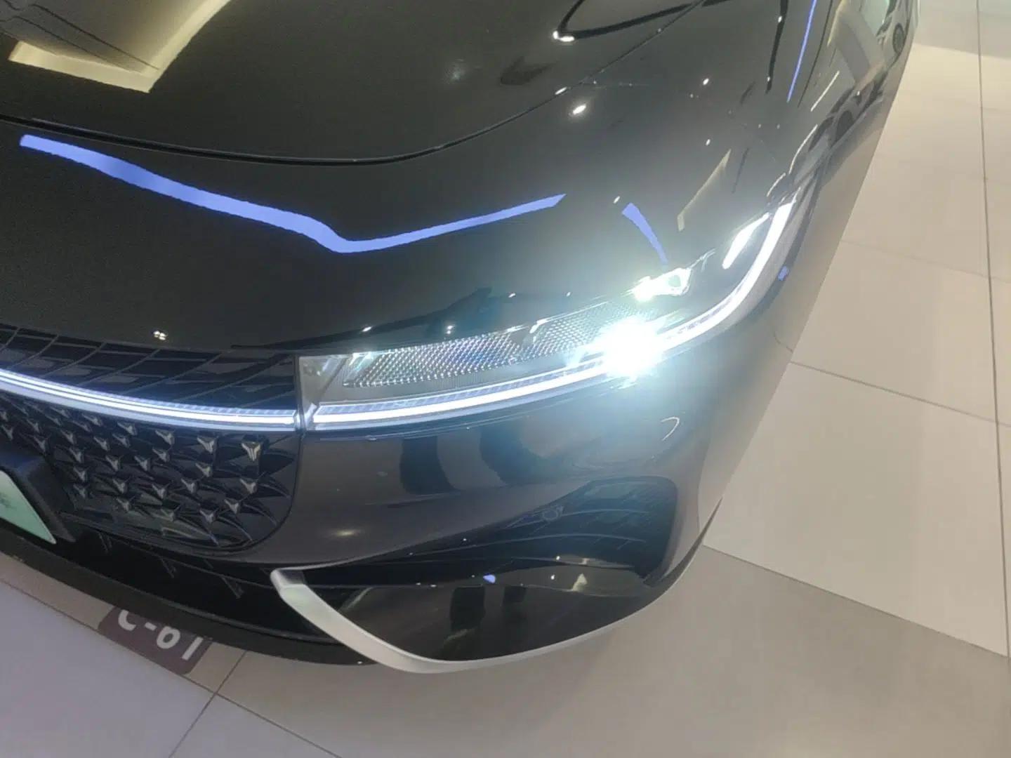 VOYAH PASSION 2024 PHEV Four-Wheel Drive Ultra-Long Range Flagship Model — миниатюра 9