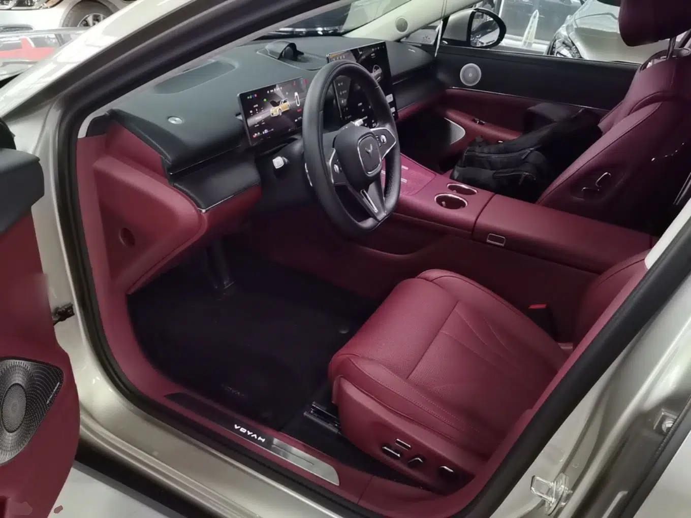 VOYAH Lantu Chiguang L 2026 Four-Wheel-Drive Max — миниатюра 17