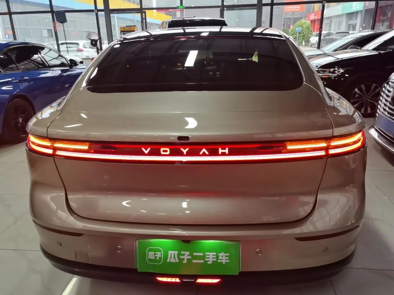 VOYAH Lantu Chiguang L 2026 Four-Wheel-Drive Max — миниатюра 3