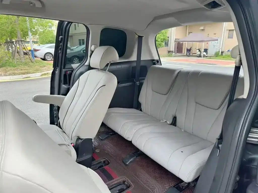 Mazda 5 2011 2.0L Automatic Comfort Model — миниатюра 6