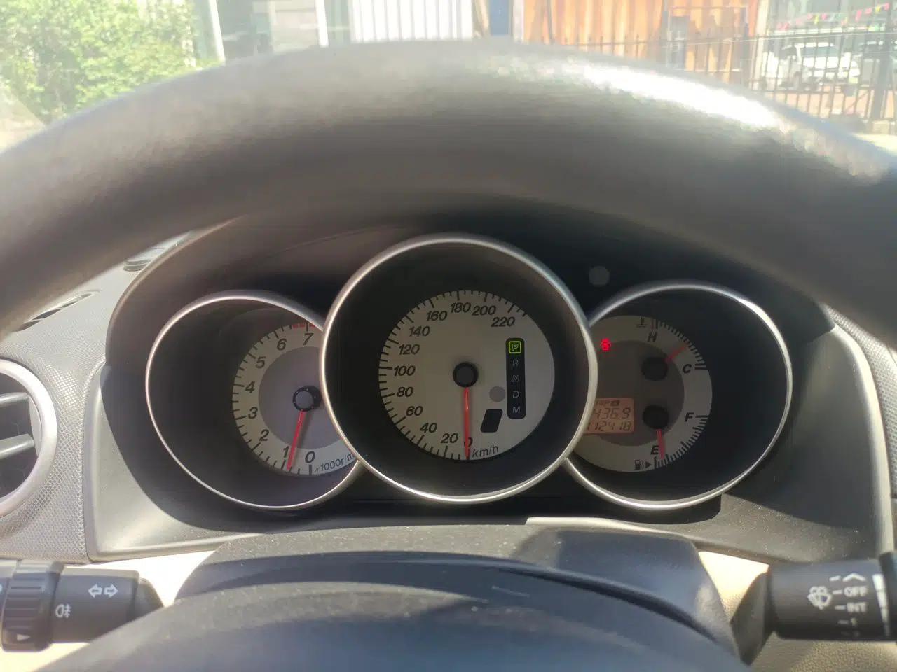 Mazda 3 2012 1.6L Automatic Classic Standard Edition — миниатюра 12