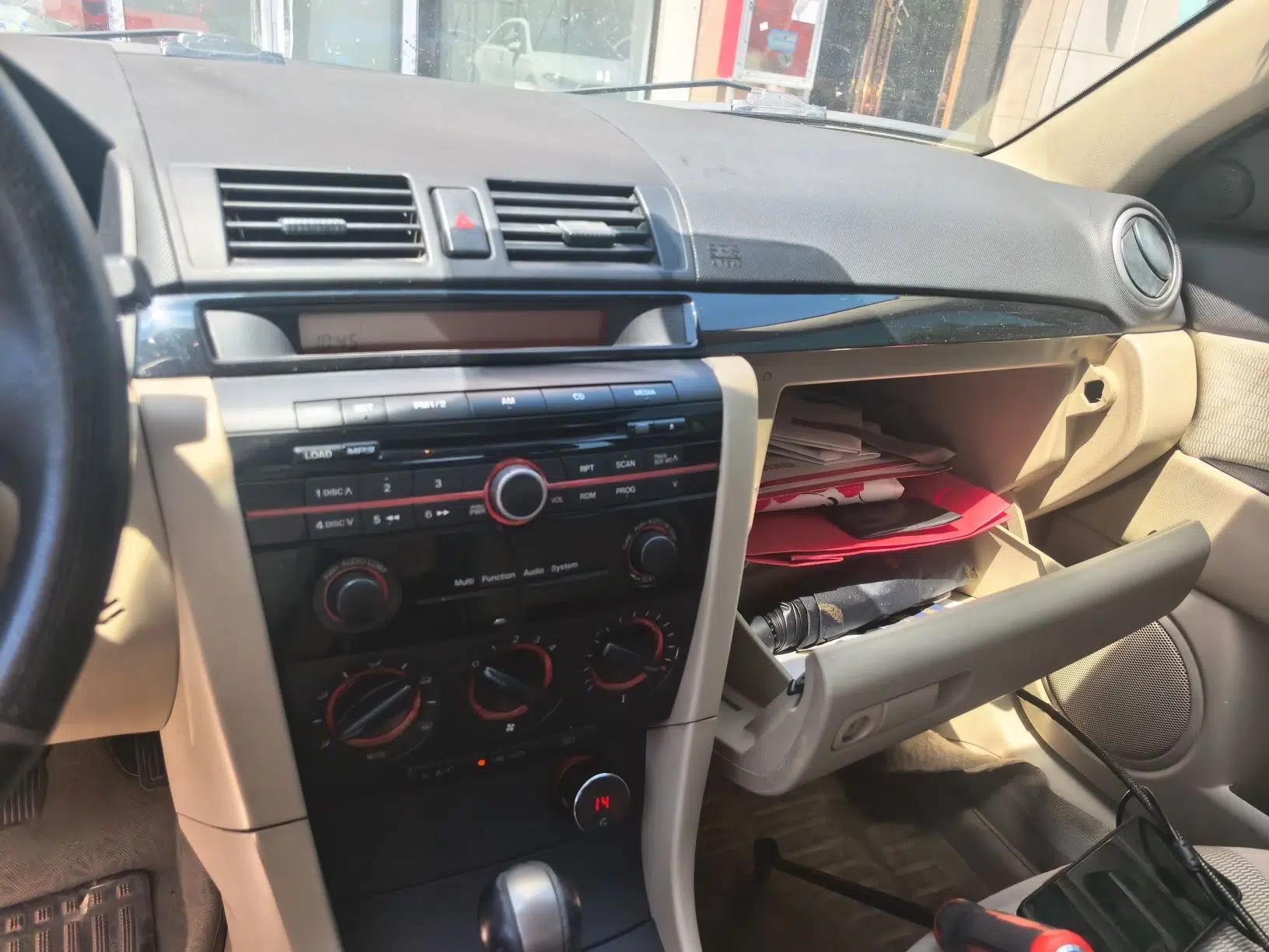 Mazda 3 2010 1.6L Automatic Classic Elite Edition — миниатюра 14