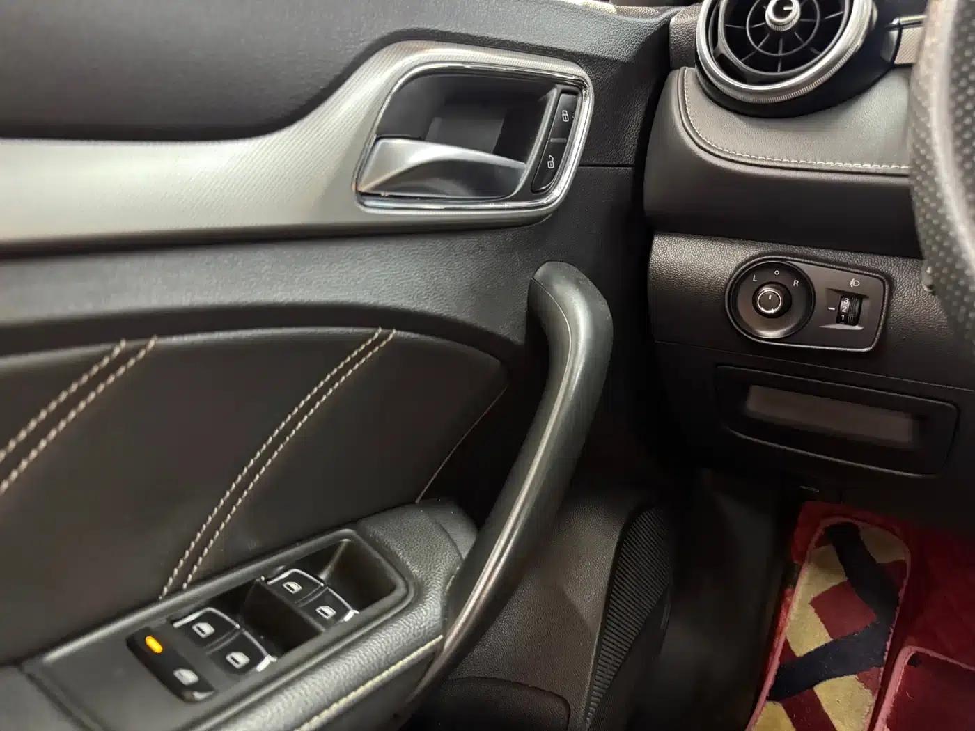 MG6 PHEV 2018 45T E-DRIVE Intelligent Hybrid Premium Internet Edition — миниатюра 12