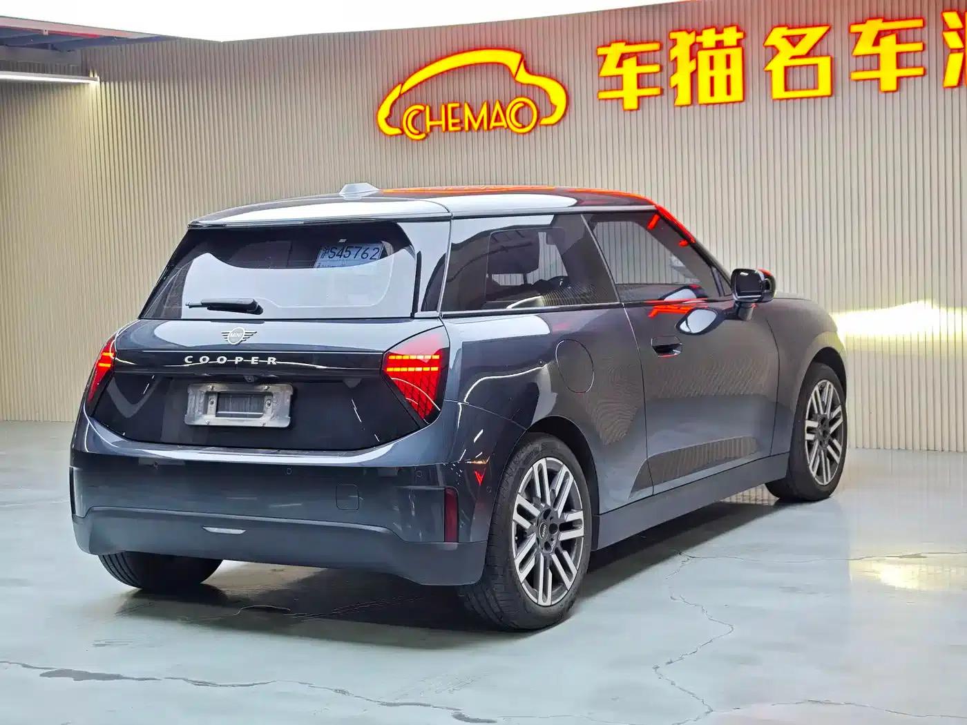 2024 Electric MINI Cooper (456km/h) - Classic Style — миниатюра 8