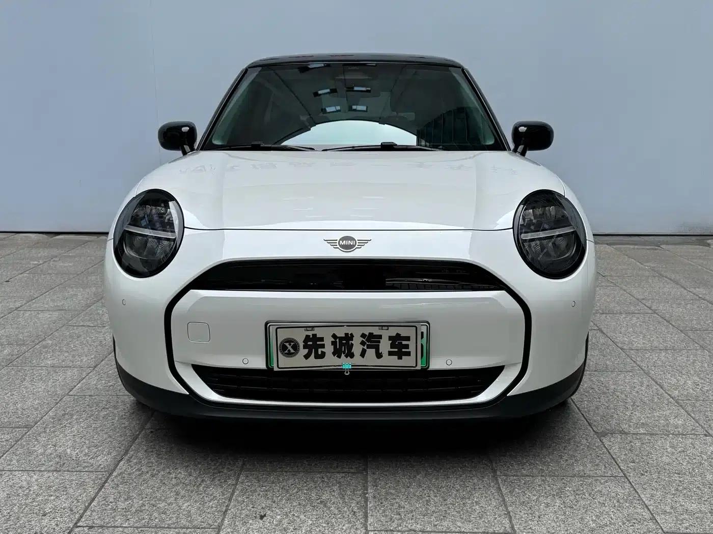2025 Electric MINI Cooper (456km/h) - Cooper E Classic — миниатюра 2