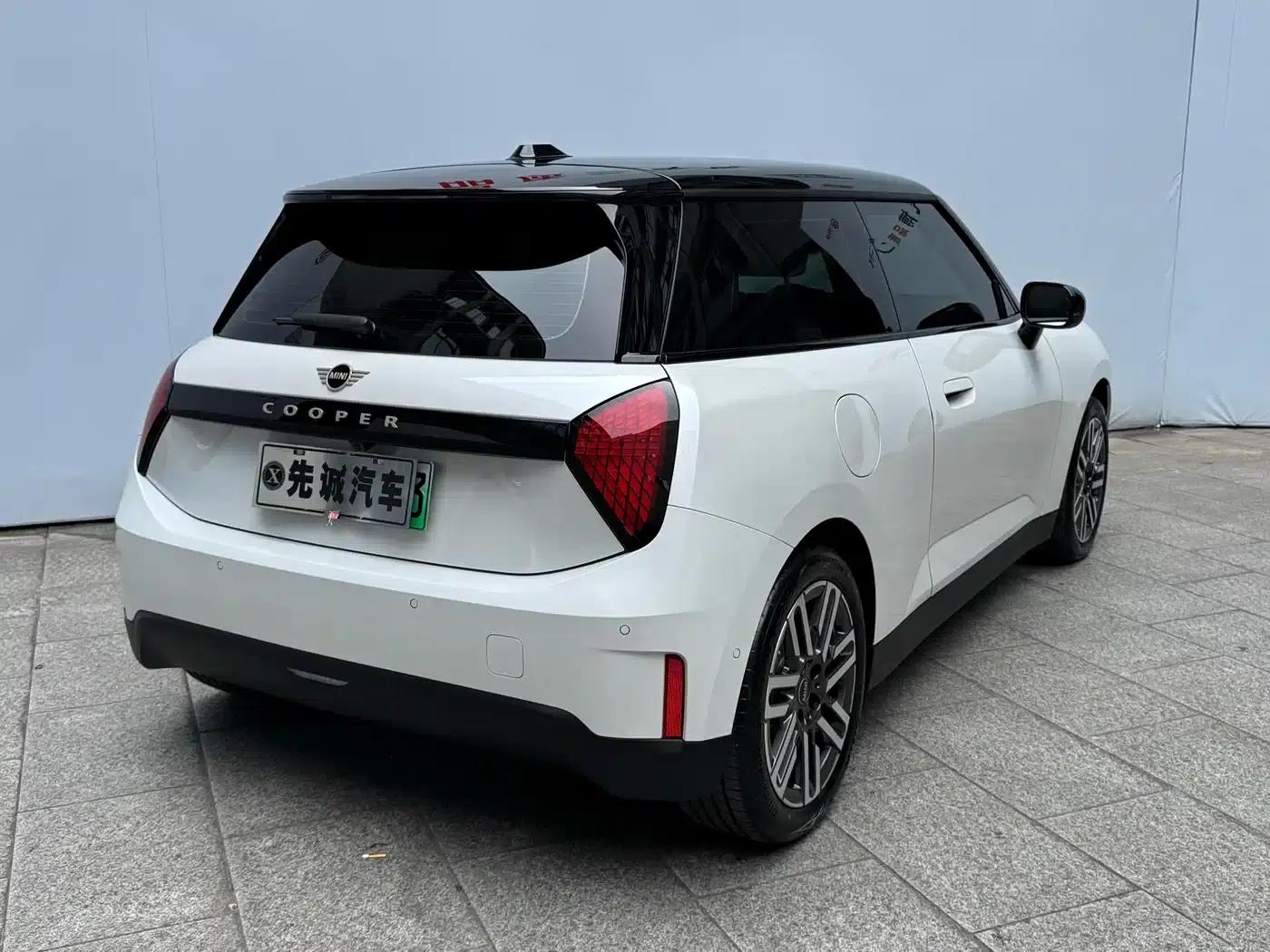 2025 Electric MINI Cooper (456km/h) - Cooper E Classic — миниатюра 5