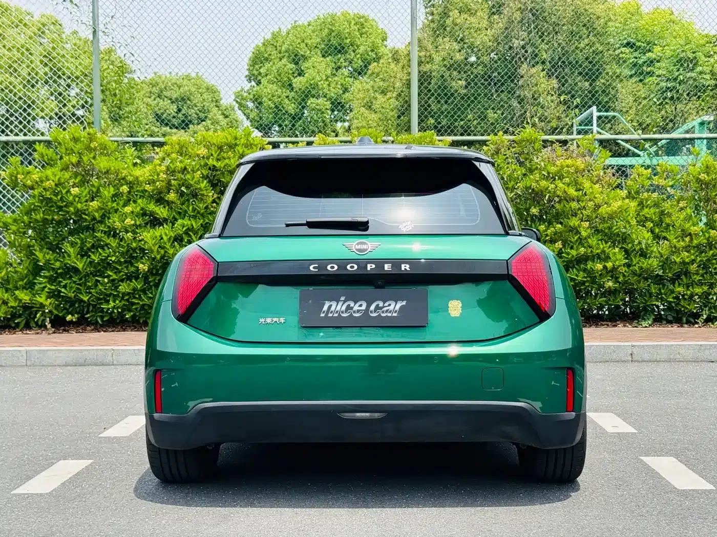 2024 Electric MINI Cooper (456km/h) - Classic Style — миниатюра 5