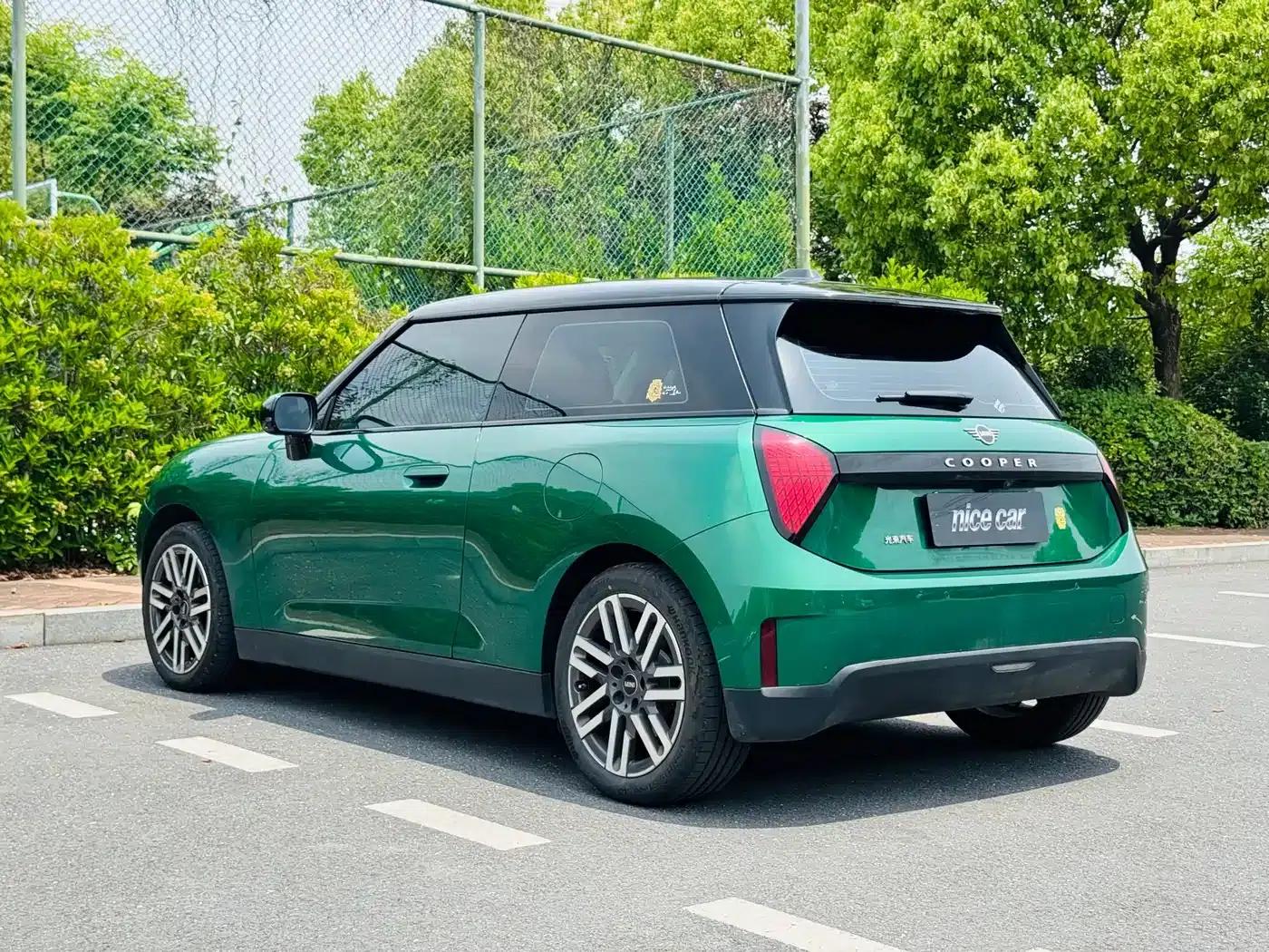 2024 Electric MINI Cooper (456km/h) - Classic Style — миниатюра 6
