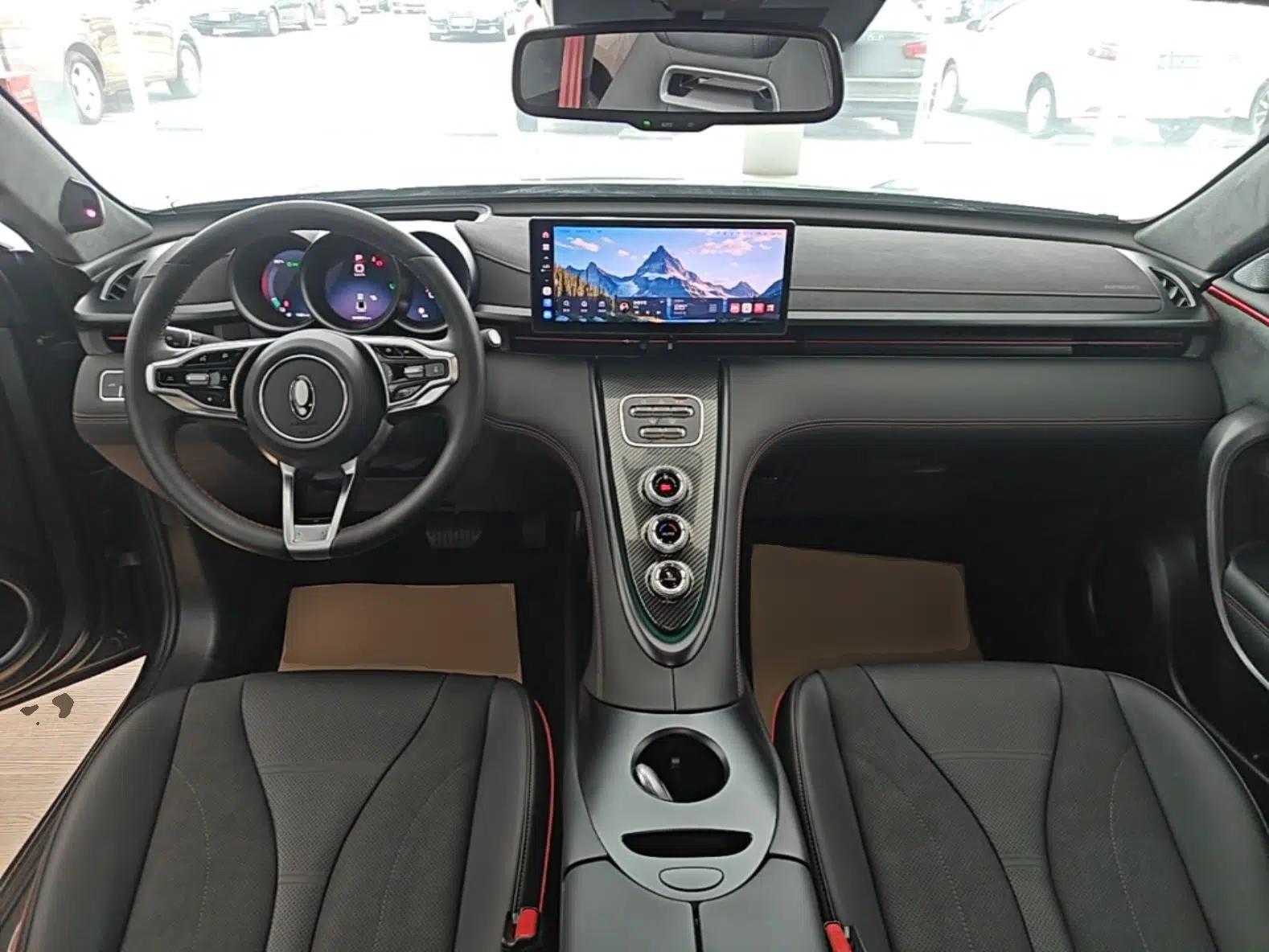 ORA Lightning Cat 2024 Dark Night Edition 555km Prestige Version — миниатюра 13