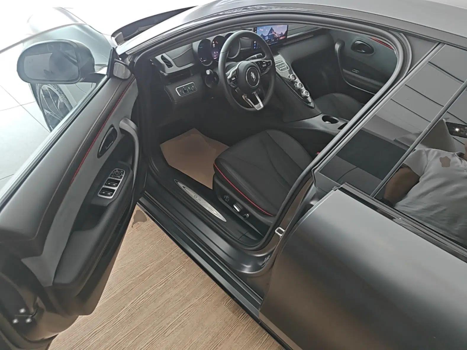 ORA Lightning Cat 2024 Dark Night Edition 555km Prestige Version — миниатюра 19