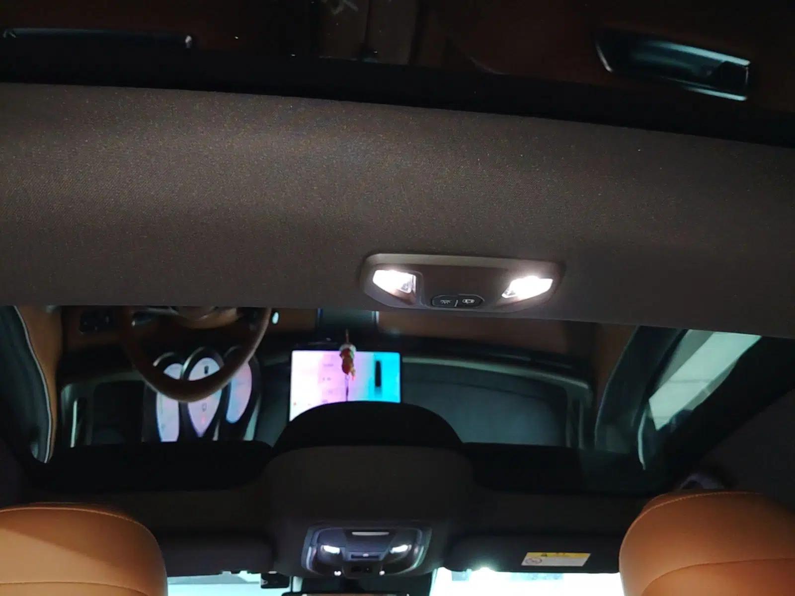 ORA Lightning Cat 2022 555 km Luxury Edition — миниатюра 21
