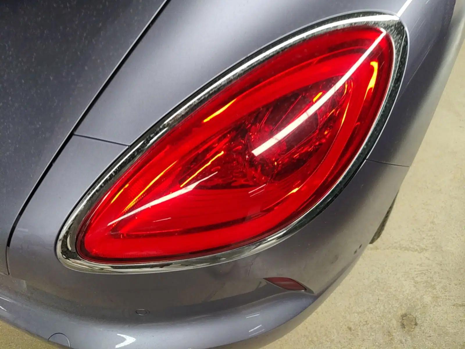 ORA Lightning Cat 2022 555 km Luxury Edition — миниатюра 7