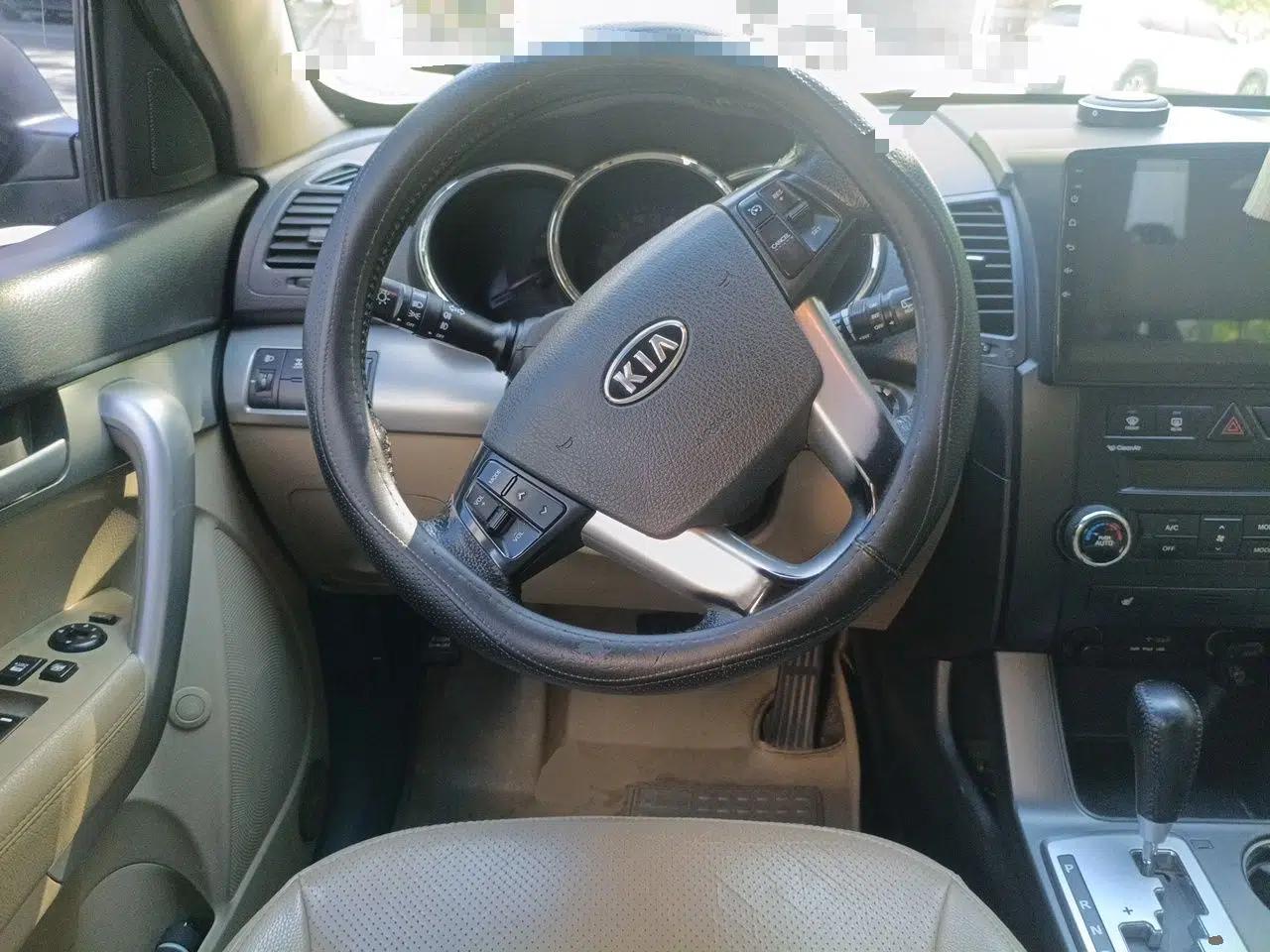 Kia Sorento 2012 2.4L Gasoline Luxury Edition — миниатюра 11