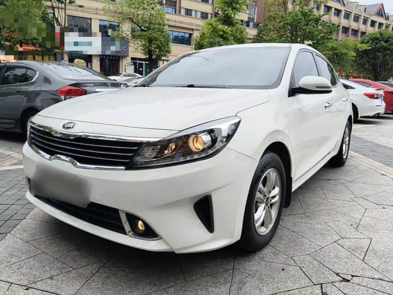 Kia Forte 2018 1.6L Automatic Value-Connect Edition with Intelligent Connectivity — миниатюра 1