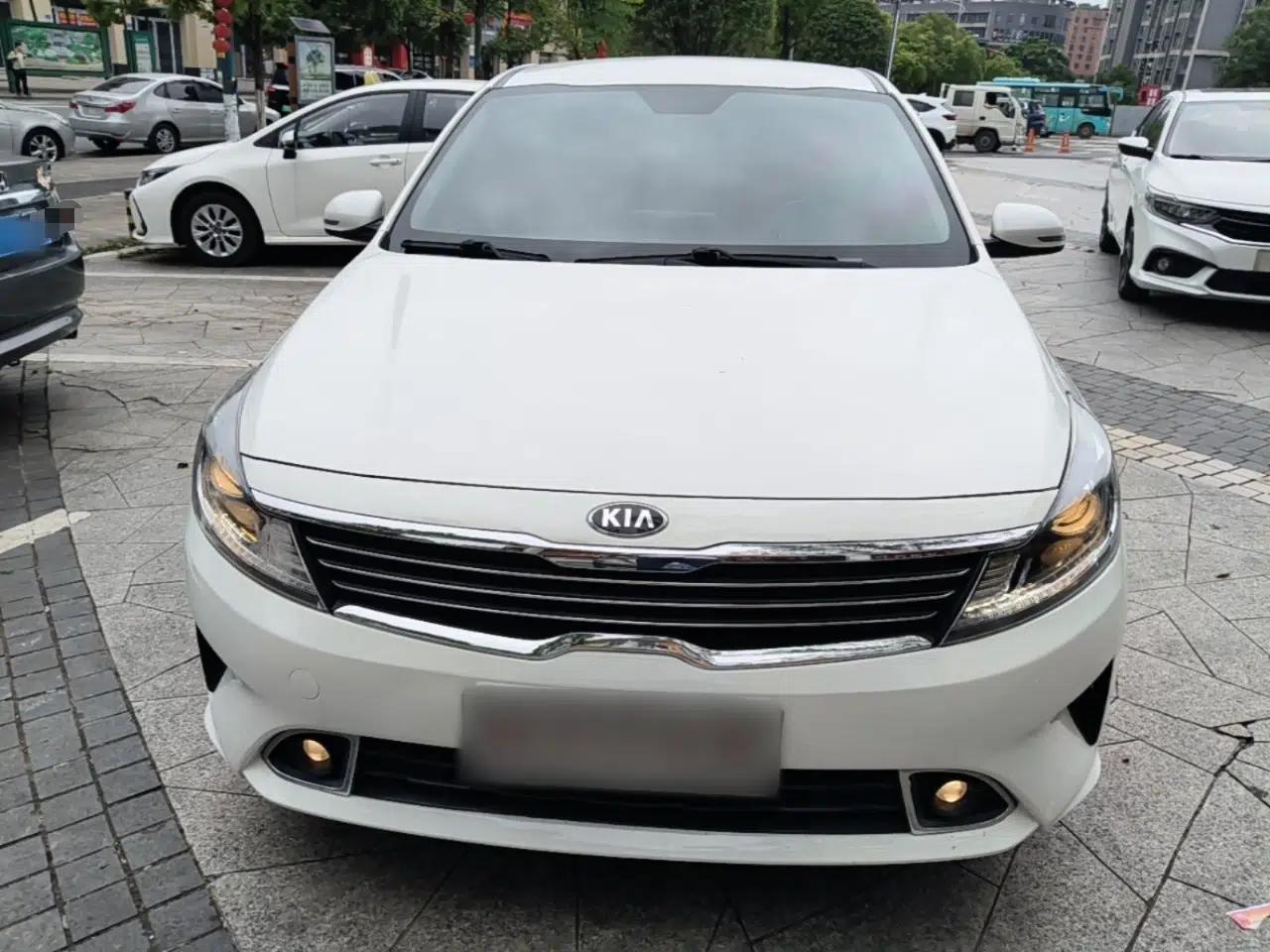 Kia Forte 2018 1.6L Automatic Value-Connect Edition with Intelligent Connectivity — миниатюра 2