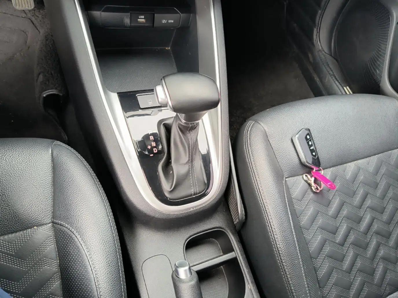 Kia Forte 2018 1.6L Automatic Value-Connect Edition with Intelligent Connectivity — миниатюра 17