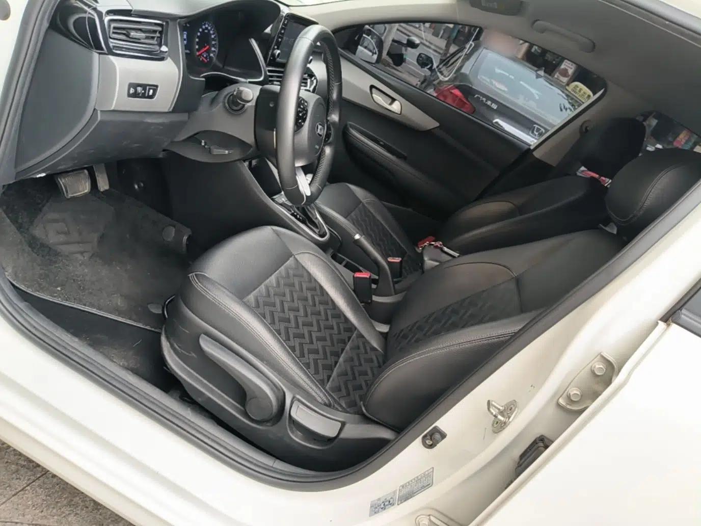 Kia Forte 2018 1.6L Automatic Value-Connect Edition with Intelligent Connectivity — миниатюра 18