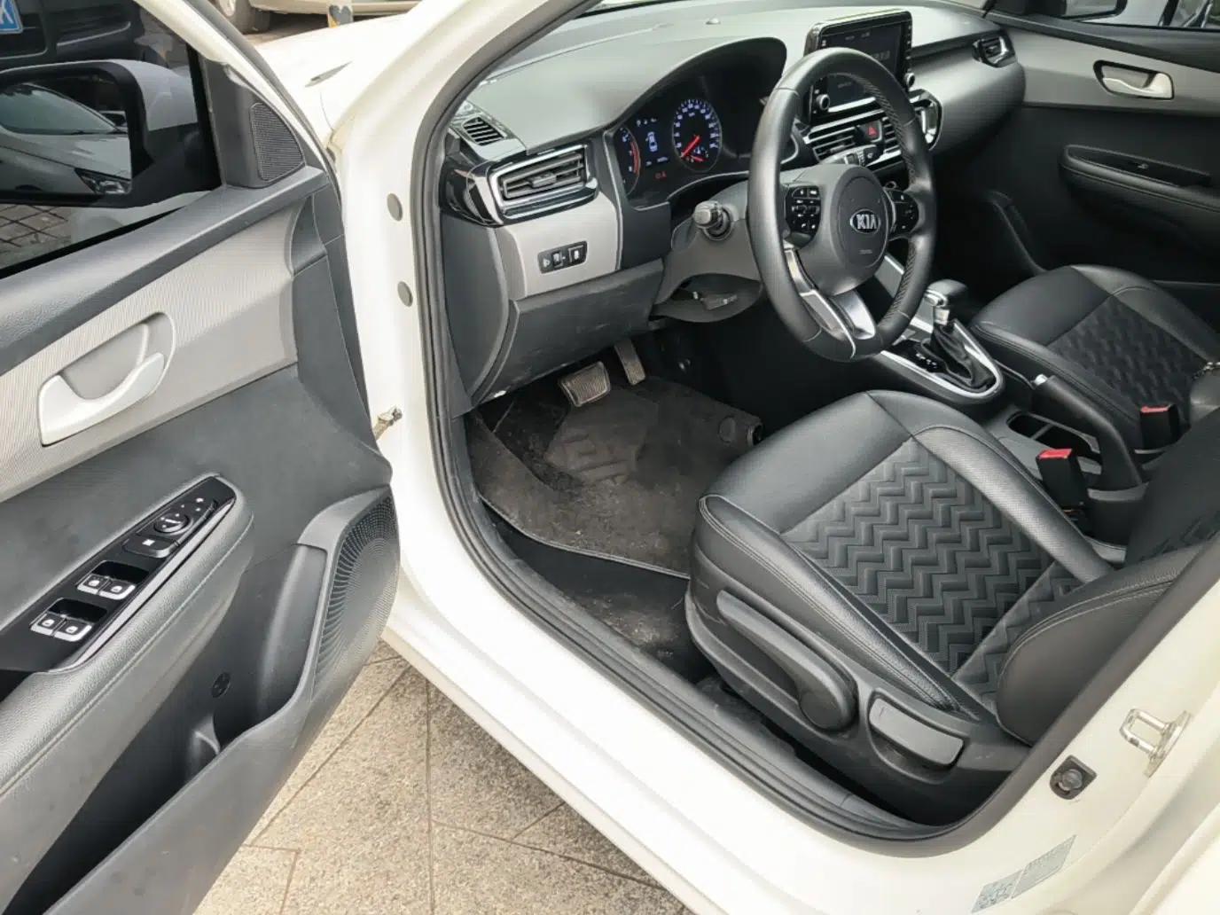 Kia Forte 2018 1.6L Automatic Value-Connect Edition with Intelligent Connectivity — миниатюра 19