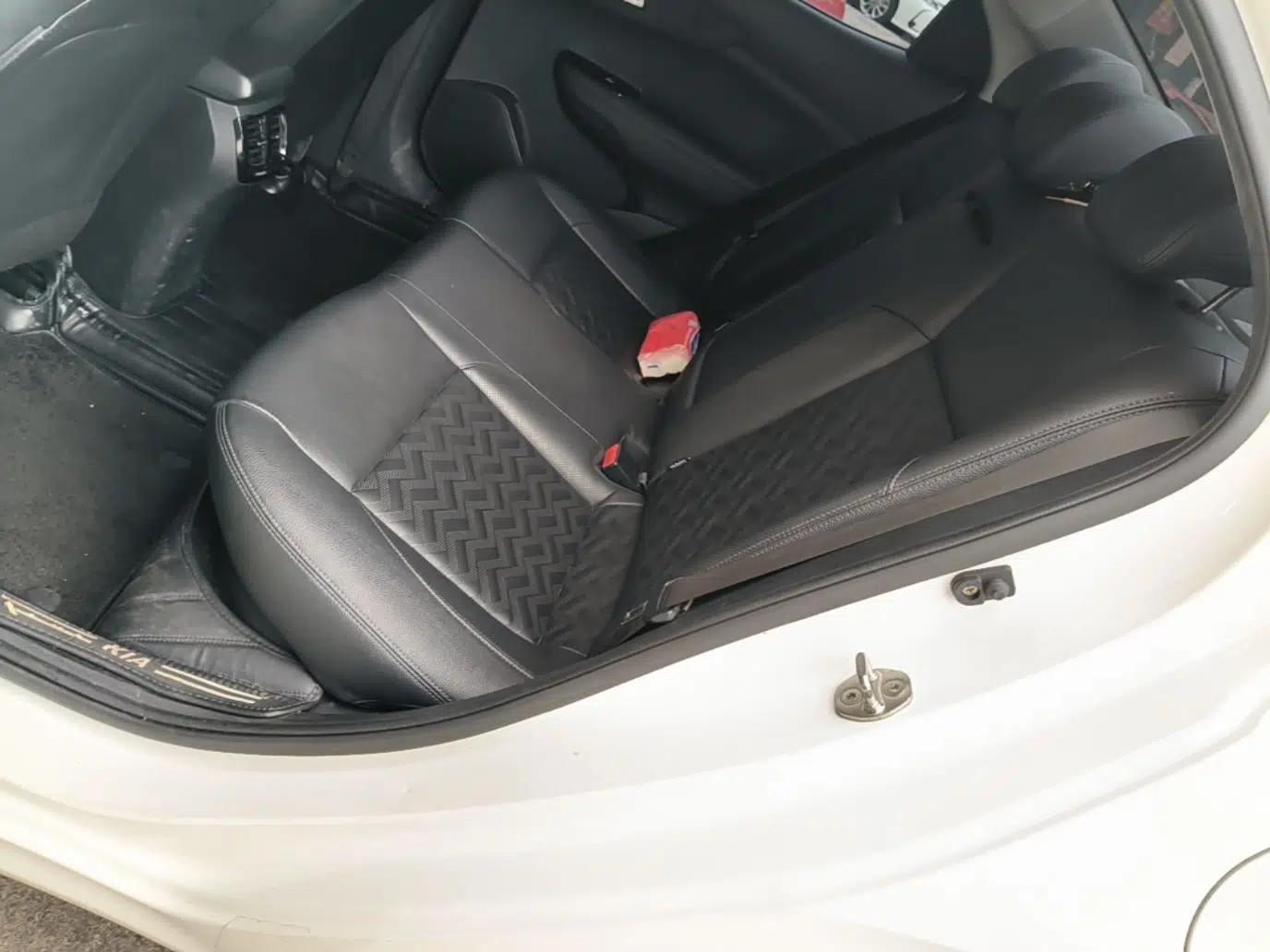 Kia Forte 2018 1.6L Automatic Value-Connect Edition with Intelligent Connectivity — миниатюра 20