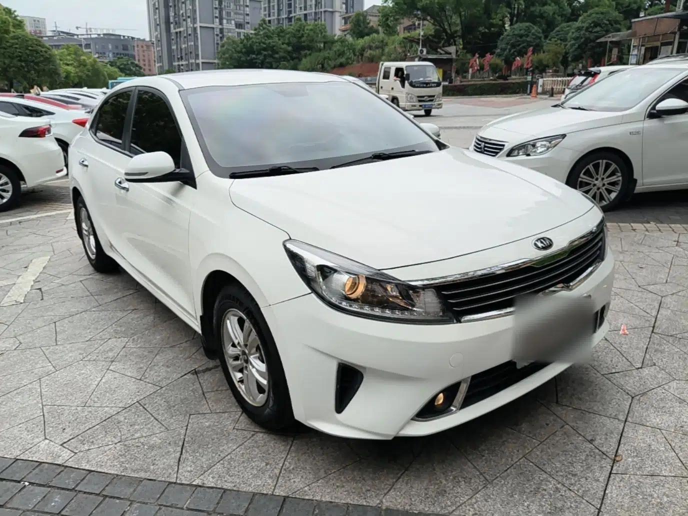 Kia Forte 2018 1.6L Automatic Value-Connect Edition with Intelligent Connectivity — миниатюра 3