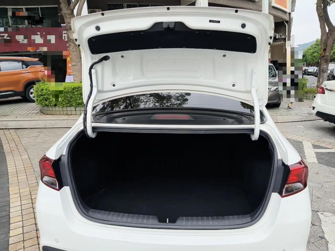 Kia Forte 2018 1.6L Automatic Value-Connect Edition with Intelligent Connectivity — миниатюра 22