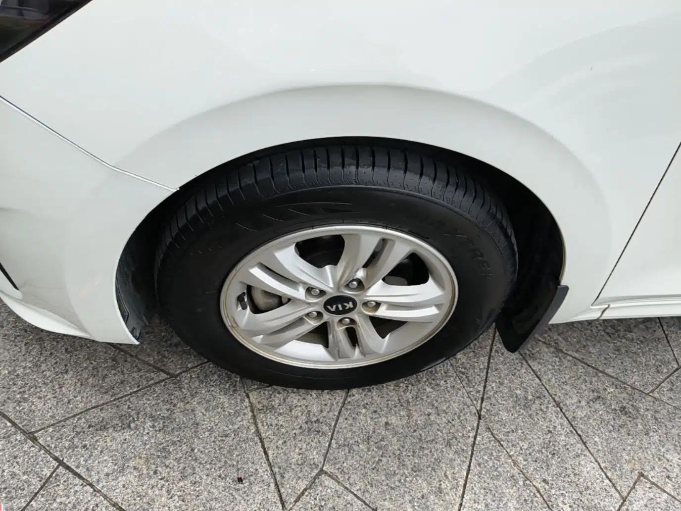 Kia Forte 2018 1.6L Automatic Value-Connect Edition with Intelligent Connectivity — миниатюра 8